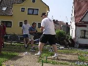 Armin a Standa Elbl na trati RZ, v pozadí Petr Kýbus.